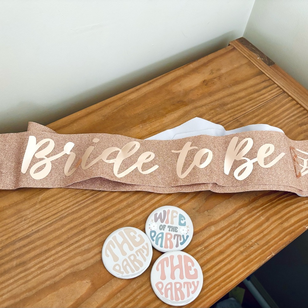 💥 Bridal Shower Bundle: Sash & Bride of the Party Buttons